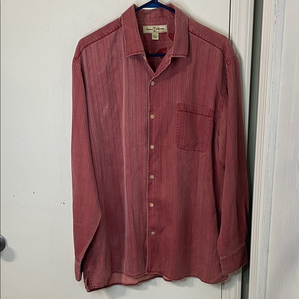 Tommy Bahama 100% Silk Red Distressed Button Down Pocket Long Sleeve Size XL
